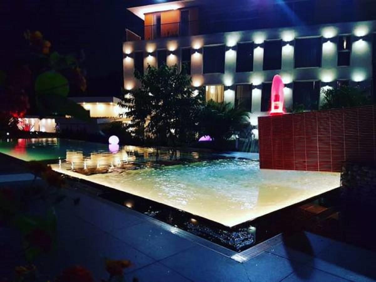 Red Mango Hotel And Apartments Sekondi-Takoradi Ngoại thất bức ảnh